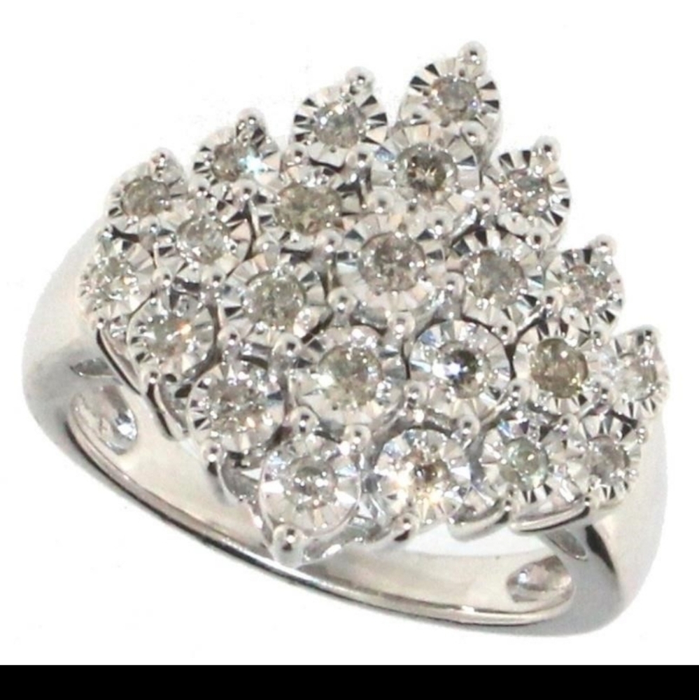Brilliant 1/2 ct Diamond Design Cluster Ring